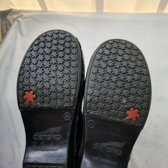 Dansko Blue Metallic Snake Clogs Nursing Shoes Size 38 US 7.5-8 - Picture 8 of 12